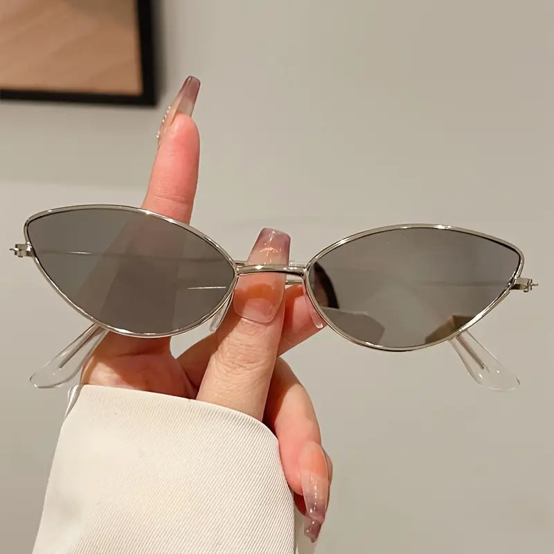 New Cat Eye Shaped Fashion Glasses