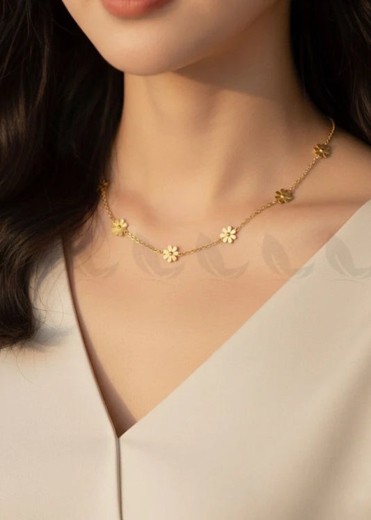 Chic Floral Station Chain